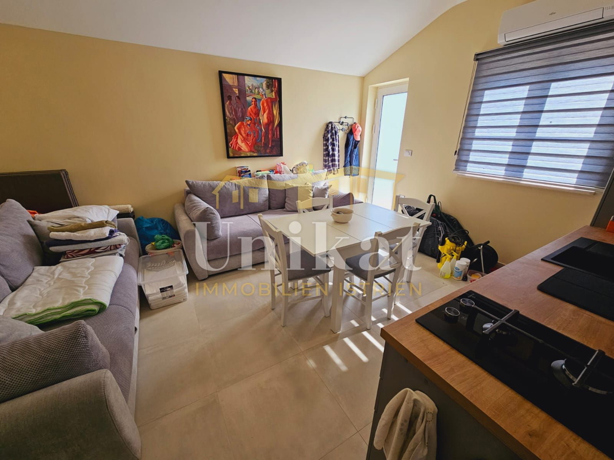 Vila z dvema stanovanjski enotama - pogled na morje